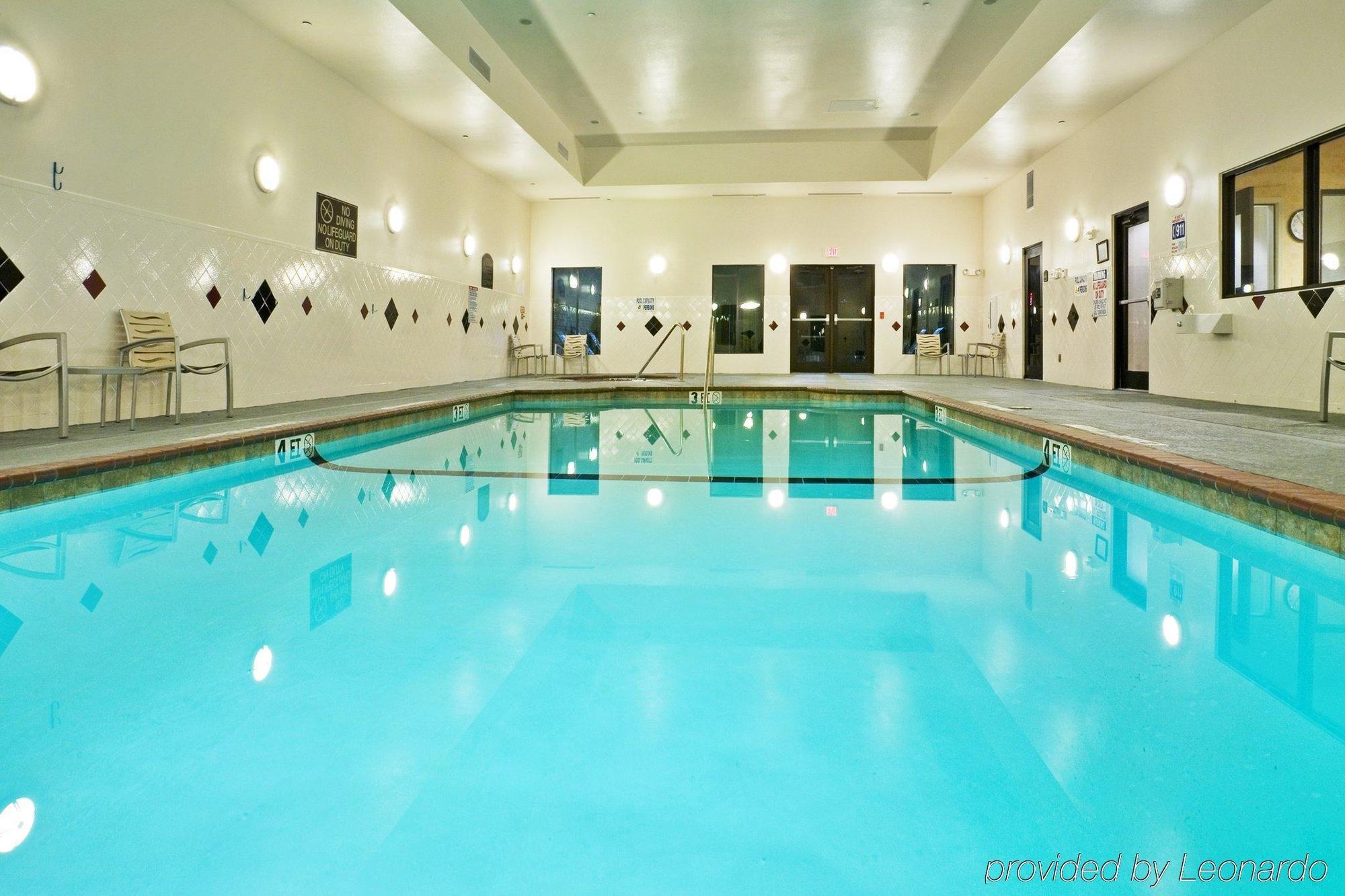 Springhill Suites By Marriott Denton Luaran gambar