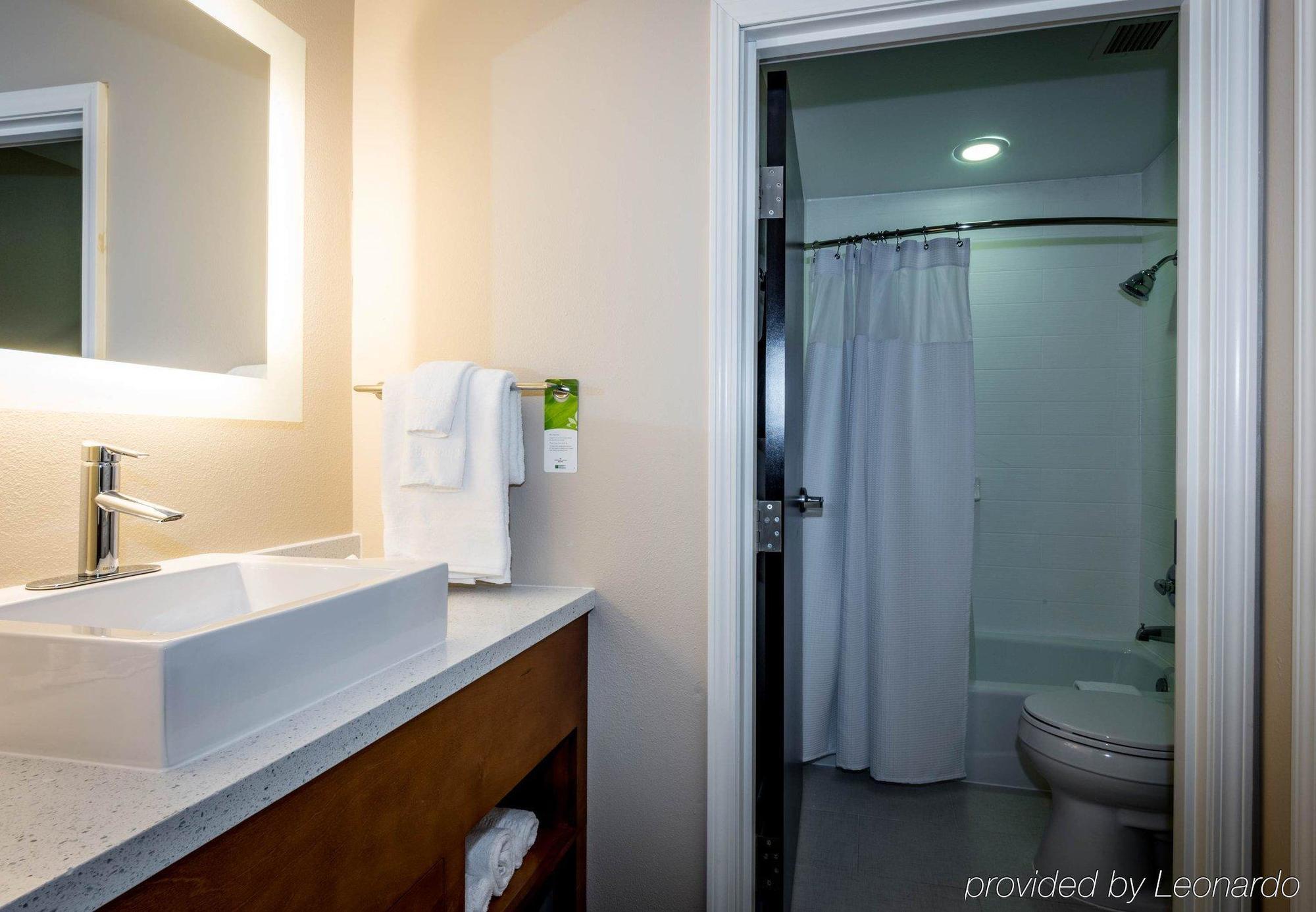 Springhill Suites By Marriott Denton Luaran gambar